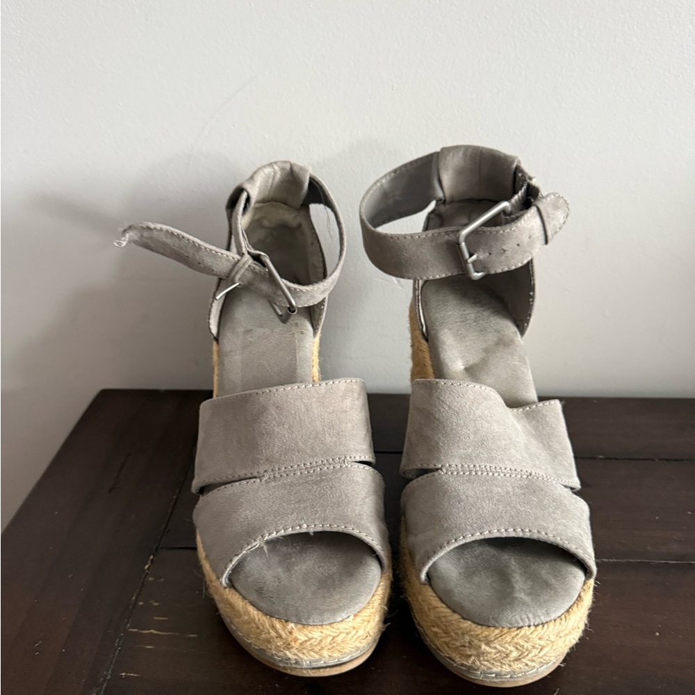 Universal Thread Gray Suede Espadrille Wedge Sand… - image 2